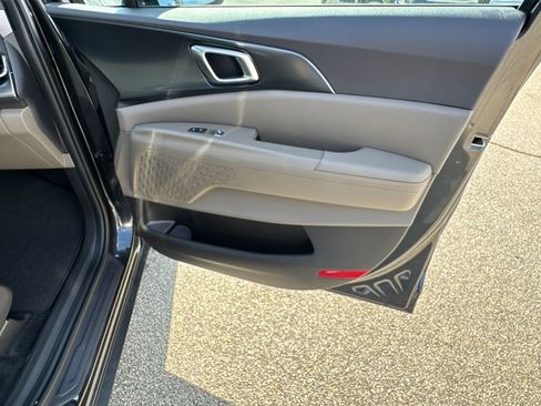 New 2026 Kia Carnival LX image 14