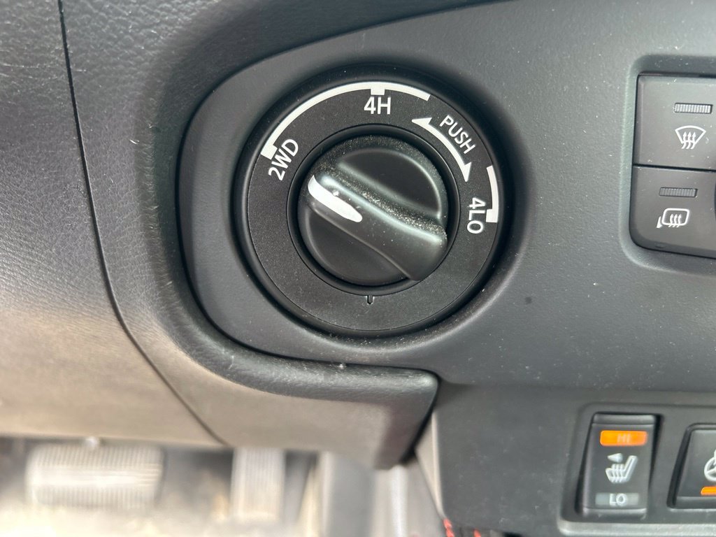 Used 2023 Nissan Frontier PRO-4X w/ Pro Convenience Package AWD/4WD image 17