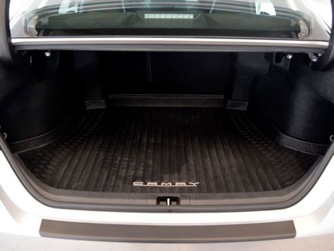 Used 2019 Toyota Camry SE image 28