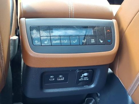 Used 2023 Nissan Pathfinder Platinum w/ Cargo Package AWD/4WD image 15