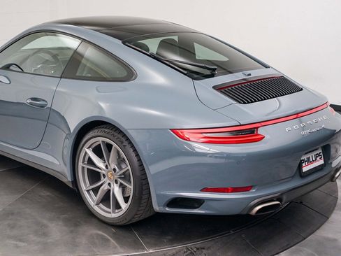 Used 2018 Porsche 911 Carrera 4 image 10