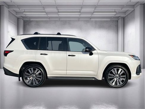 Certified 2024 Lexus LX 600 4WD w/ Appearance Package image 2