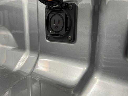 Used 2026 Chevrolet Colorado Z71 AWD/4WD image 29