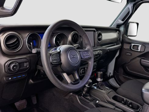 Used 2023 Jeep Wrangler Unlimited w/ Sun & Screen Package AWD/4WD image 18