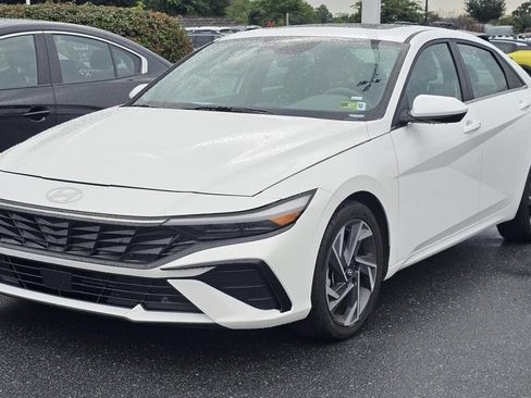 Used 2025 Hyundai Elantra SEL FWD image 1