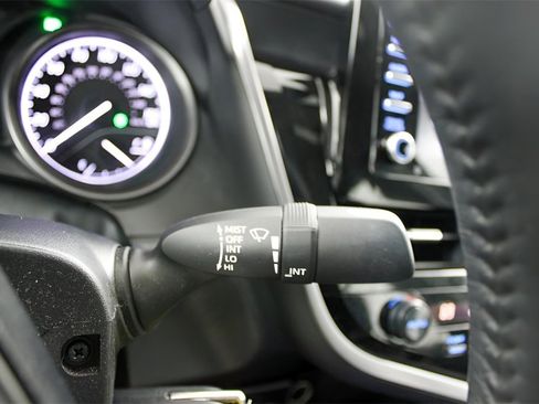 Used 2021 Toyota Camry SE image 23