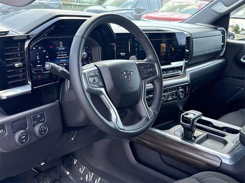 Used 2024 Chevrolet Silverado 1500 RST image 9