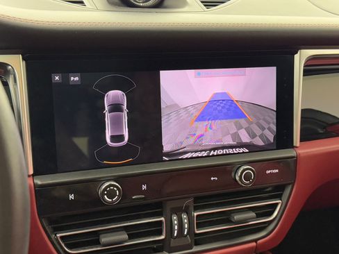 Used 2024 Porsche Macan S image 30