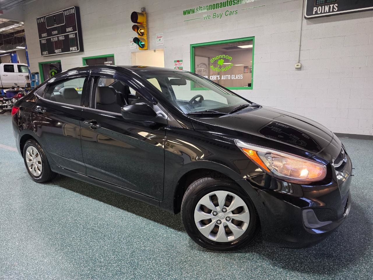 Used 2017 Hyundai Accent SE FWD image 14