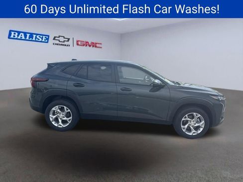 New 2026 Chevrolet Trax LS w/ LS Convenience Package FWD image 2
