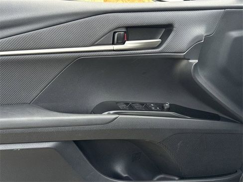 Used 2025 Toyota Camry SE image 26