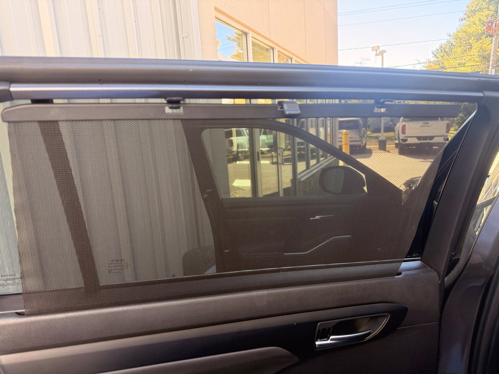 Used 2022 Toyota Highlander XLE AWD/4WD image 12