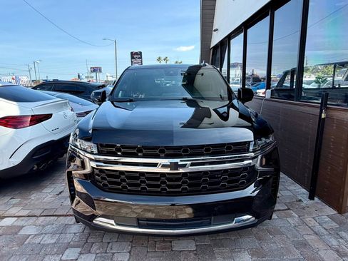 Used 2023 Chevrolet Suburban LS RWD image 5