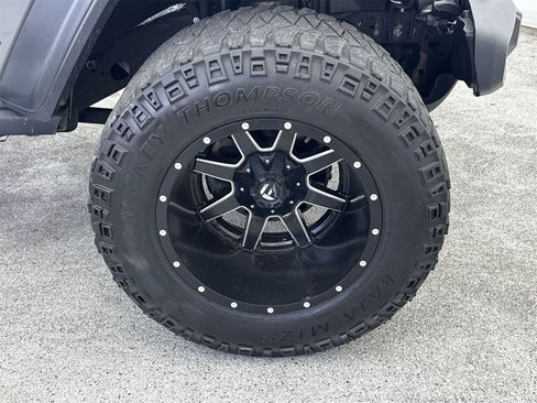 Used 2018 Jeep Wrangler Unlimited Rubicon image 37