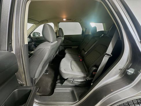 Used 2025 Nissan Pathfinder SV FWD image 27