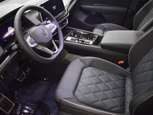 New 2025 Volkswagen Atlas Cross Sport SEL Premium R-Line image 4