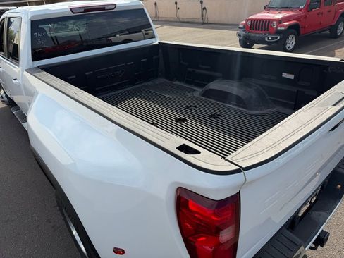 Used 2024 Chevrolet Silverado 3500 LT image 8