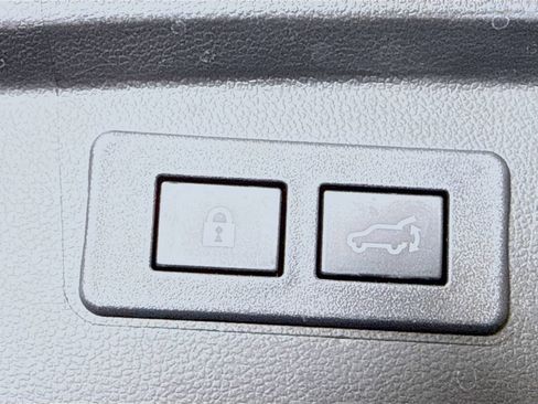 Certified 2025 Subaru Outback Limited image 33