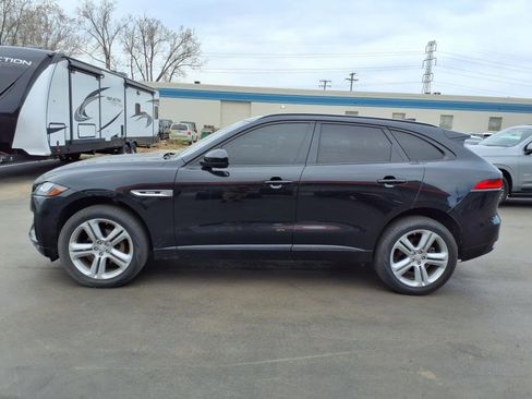 Used 2019 Jaguar F-PACE R-Sport image 2
