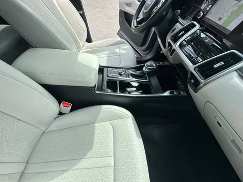 Used 2023 Kia Sorento S w/ Panoramic Sunroof Package AWD/4WD image 37