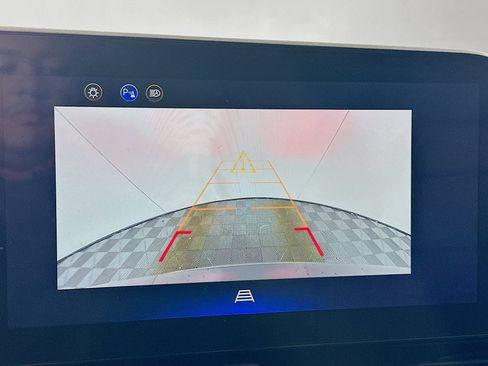 Used 2025 Chevrolet Equinox LT image 23