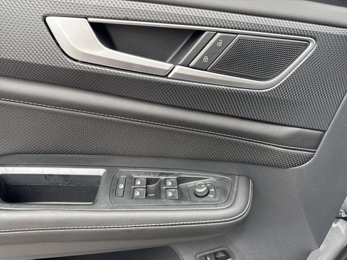 New 2025 Volkswagen Atlas Cross Sport SEL R-Line image 25