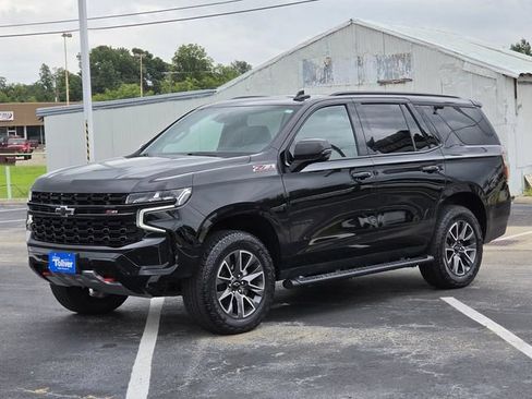 Used 2024 Chevrolet Tahoe Z71 w/ Luxury Package AWD/4WD image 4
