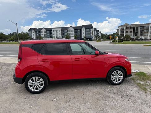 Used 2021 Kia Soul LX FWD image 5