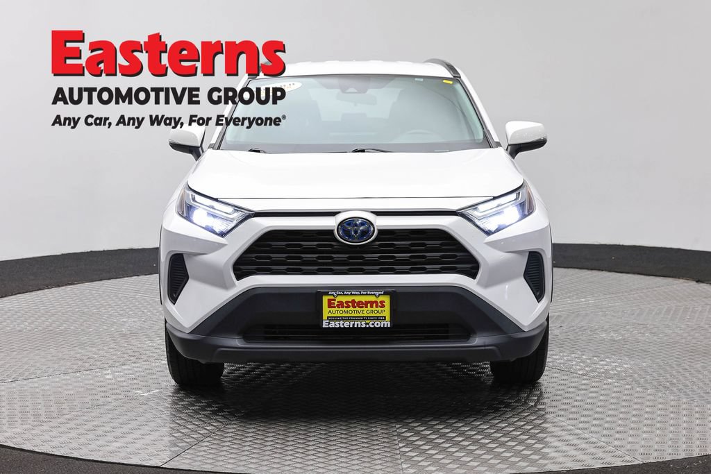 Used 2022 Toyota RAV4 XLE AWD/4WD image 3