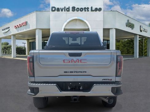 Used 2025 GMC Sierra 2500 AT4 w/ AT4 Premium Plus Package AWD/4WD image 8
