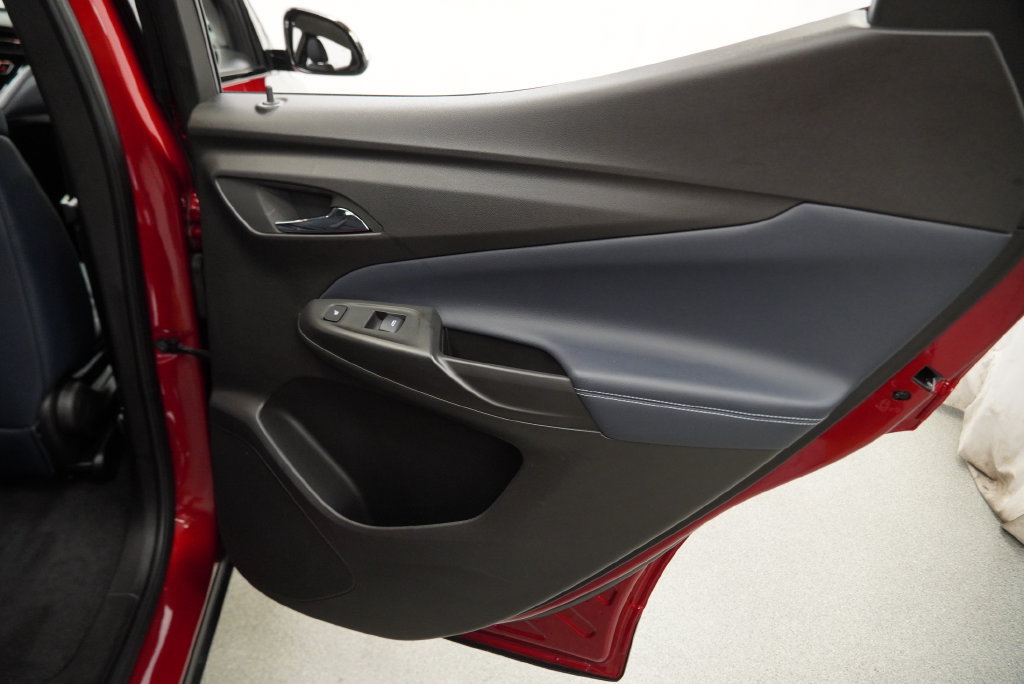 Used 2023 Chevrolet Bolt EUV Premier FWD image 35