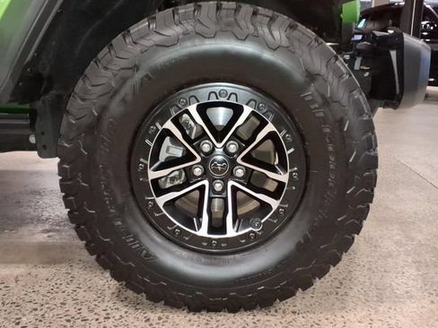 Used 2025 Jeep Wrangler Unlimited Sport AWD/4WD image 9