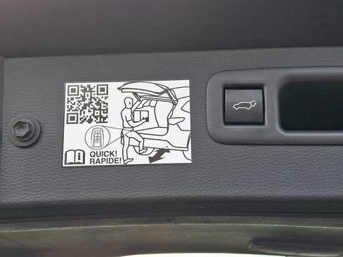 Used 2023 Toyota Highlander Platinum image 32