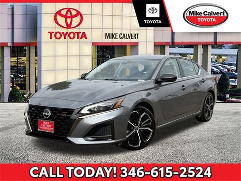 Used 2024 Nissan Altima 2.5 SR image 1