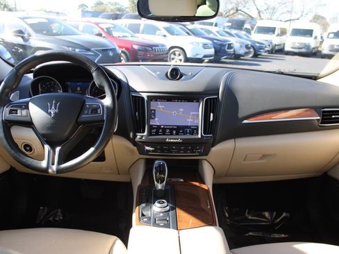 Used 2017 Maserati Levante S image 38