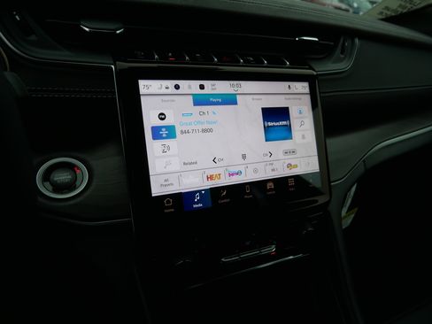 New 2025 Jeep Grand Cherokee Limited w/ Trailer Tow Package image 12