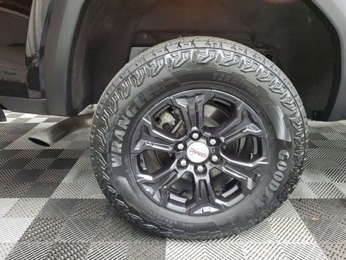 Used 2023 GMC Canyon Elevation image 7