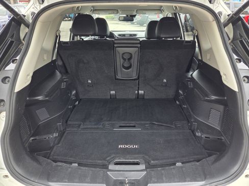 Used 2017 Nissan Rogue SL image 9