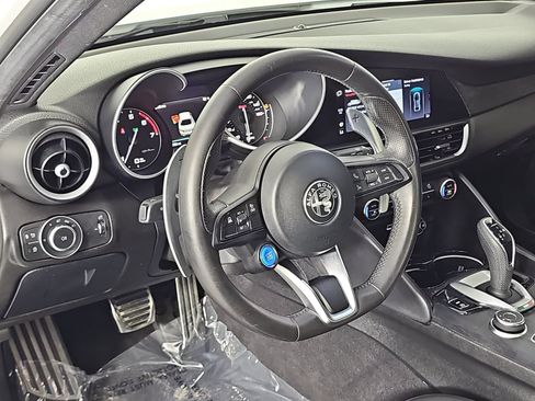 Used 2022 Alfa Romeo Giulia Sprint RWD image 15