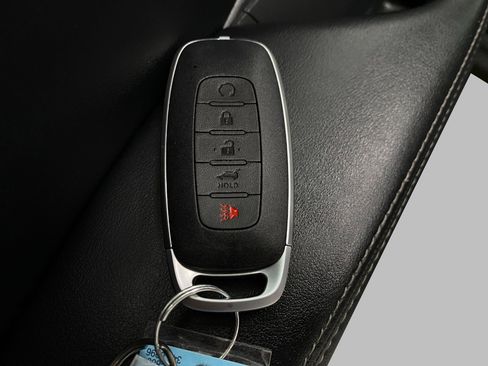 Certified 2025 Nissan Rogue SV image 31