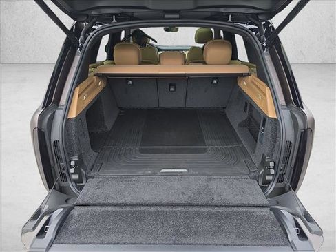 New 2026 Land Rover Range Rover SE image 12