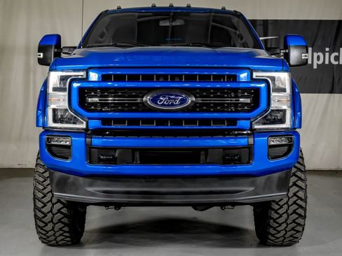 Used 2021 Ford F250 Lariat w/ Lariat Ultimate Package AWD/4WD image 3
