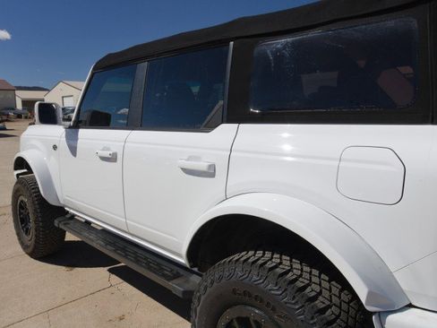 Used 2022 Ford Bronco Wildtrak image 8