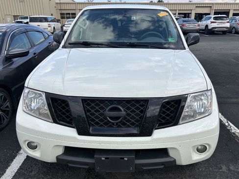 Used 2020 Nissan Frontier SV w/ Midnight Edition Floor Mats image 4