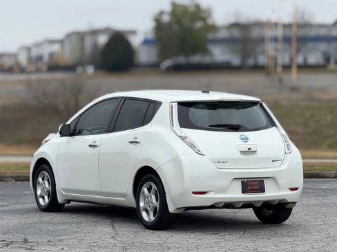 Used 2015 Nissan Leaf SV image 10