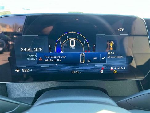 Used 2025 Chevrolet Traverse LT image 27