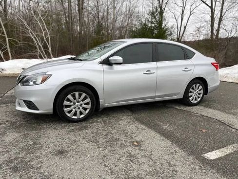 Used 2019 Nissan Sentra S FWD image 4