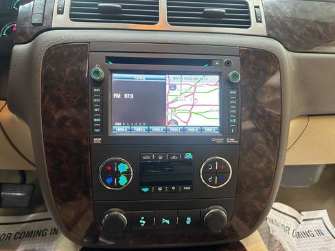 Used 2012 GMC Yukon Denali AWD/4WD image 28