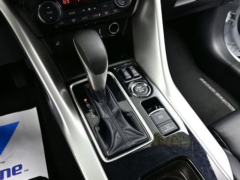 Used 2024 Mitsubishi Eclipse Cross SEL image 11