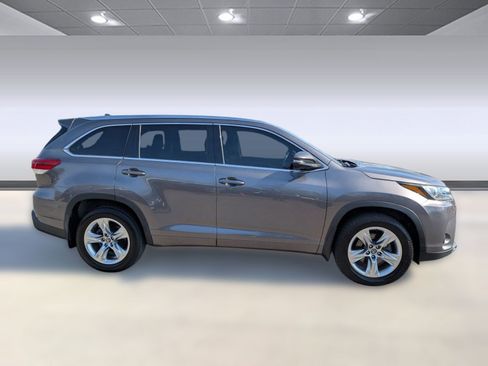 Used 2019 Toyota Highlander Limited image 8